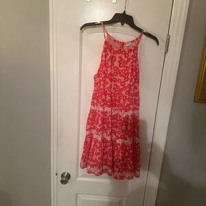 Cute pink halter dress, you’ll look great on the beach!
